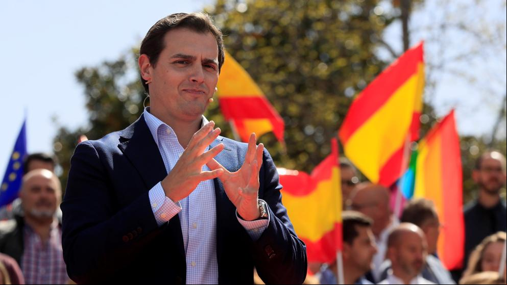 Rivera plantea una tarjeta sanitaria para toda España “en vez de hablar de los huesos”