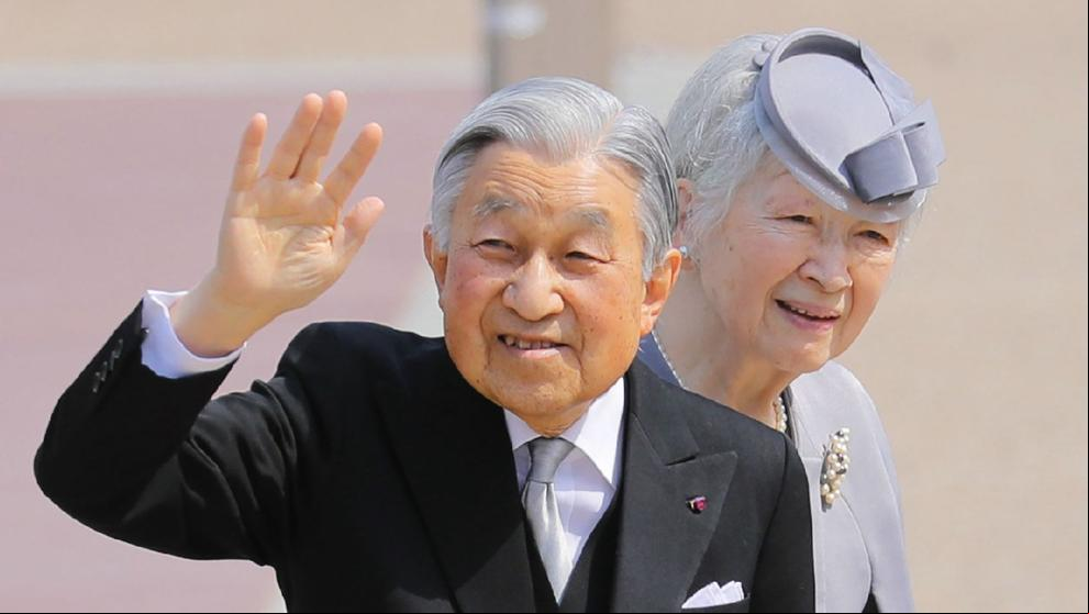 El emperador Akihito de Japón se prepara para su abdicación con visitas a sus ancestros