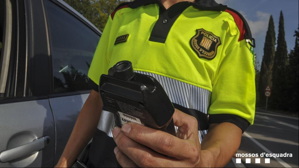Detenido un conductor borracho con sus dos hijos de 2 y 4 años en el coche