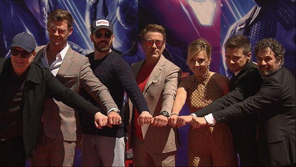 Los protagonistas originales de ‘Vengadores: Endgame’ dejan sus huellas en el Paseo de la Fama