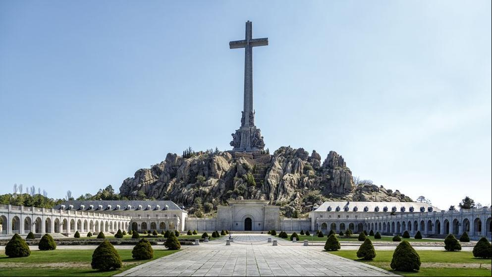 Cientos de personas exigen la exhumación de Franco en el Valle de los Caídos