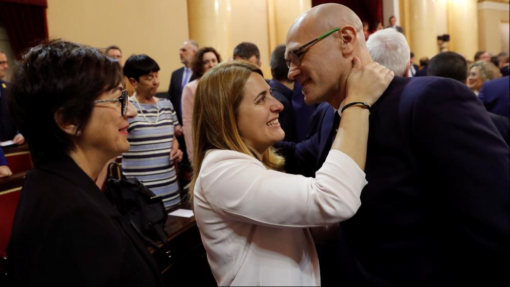 Pascal esquiva la fórmula de JxCat al acatar la Constitución en el Senado