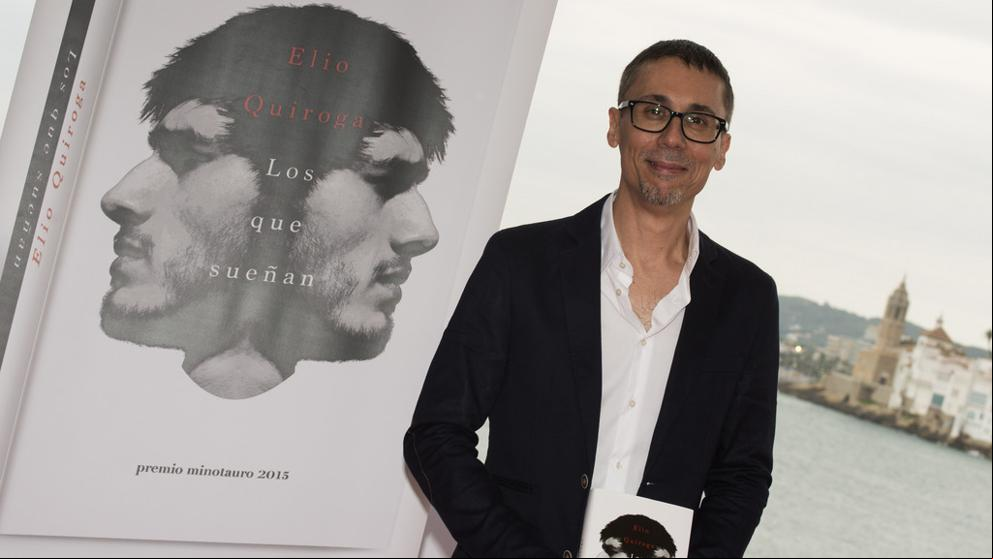 ‘La estrategia del pequinés’: El estreno de hoy, protagonizado por Kira Miró y Unax Ugalde