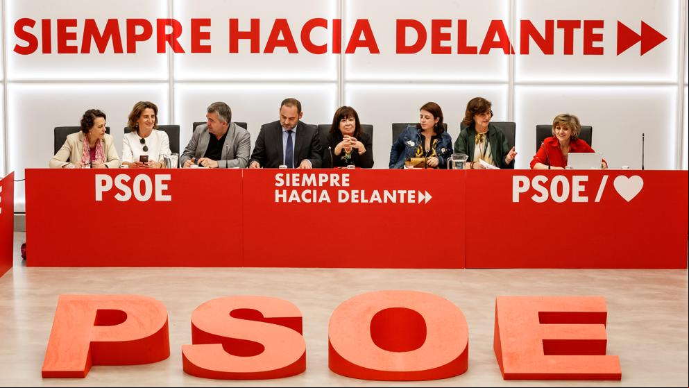 Sánchez apuesta por gobernar en solitario y dirige la presión a Cs