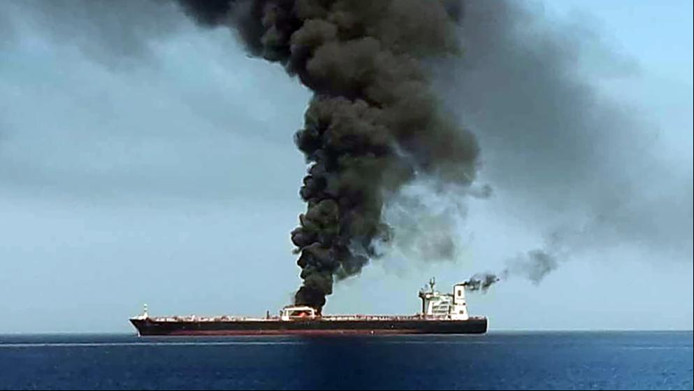 Irán y EE.UU. juegan con fuego: alerta máxima tras el ataque a dos petroleros en el golfo de Omán