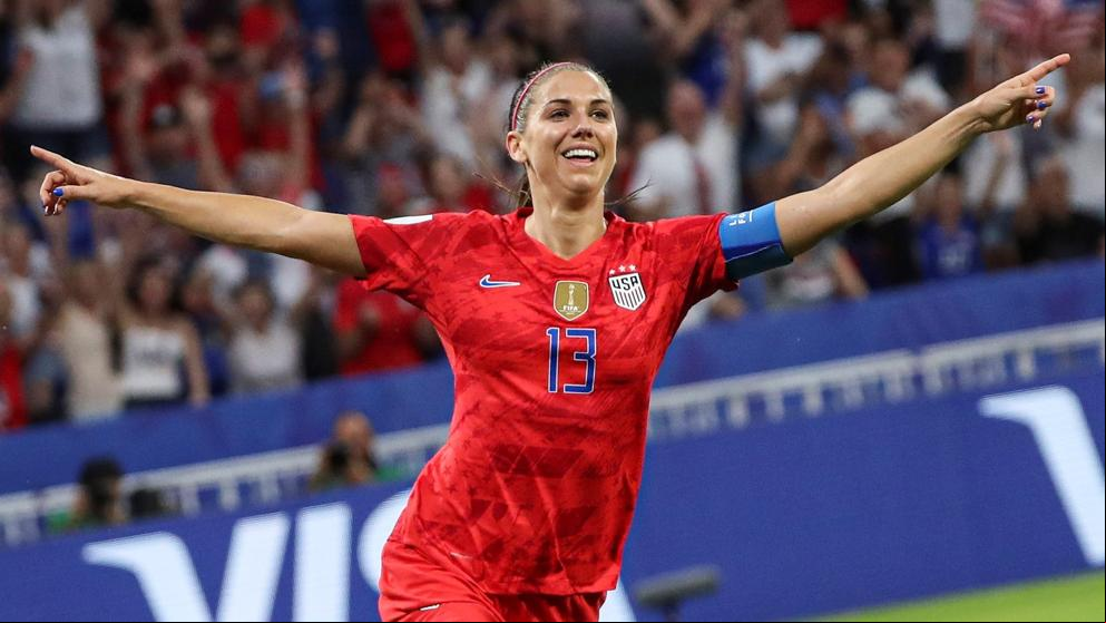 Alex Morgan marca en su cumpleaños