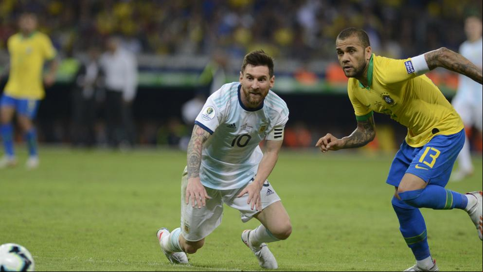 Dani Alves manda un bonito mensaje a Leo Messi
