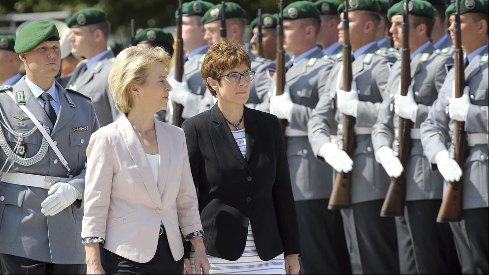 Merkel nombra a la presidenta de la CDU como nueva ministra alemana de Defensa