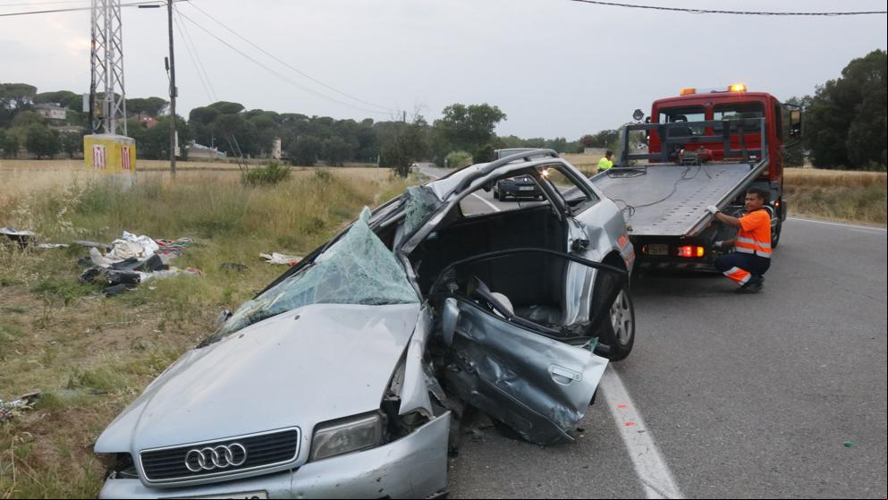 Mueren dos personas en un choque frontal entre dos coches en Xerta