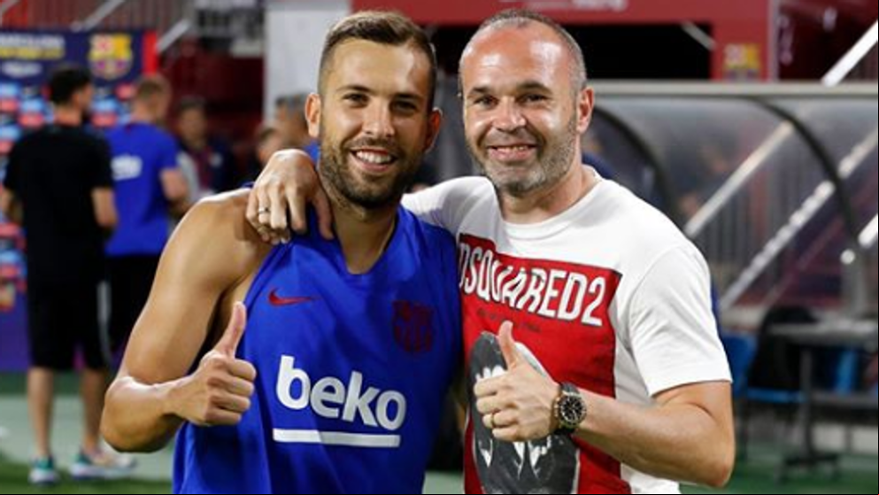 El emotivo reencuentro entre Jordi Alba y Andrés Iniesta