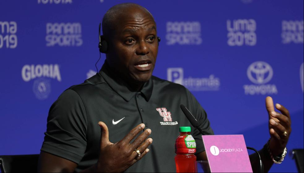 Carl Lewis llama a Trump “misógino y racista” en su alegato por la igualdad