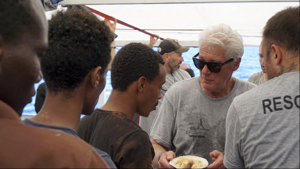 Richard Gere echa una mano al barco de Open Arms
