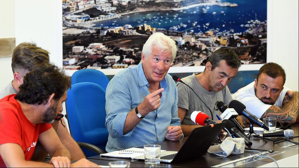 Richard Gere critica la política migratoria de Salvini: “No son inmigrantes, son refugiados”