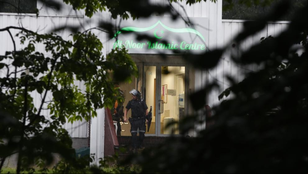 La policía noruega investiga el tiroteo a la mezquita como “un acto terrorista”