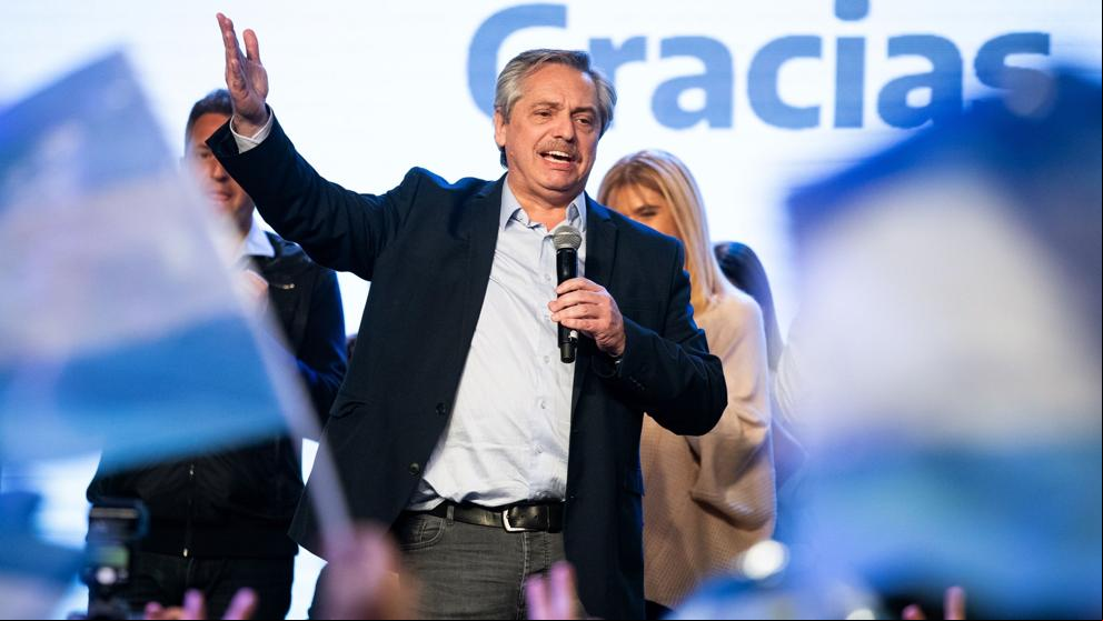 El peronismo regresará al poder tras barrer a Macri en las primarias