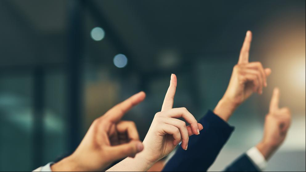 La última tendencia para encontrar trabajo: el enchufe 2.0 (o networking)