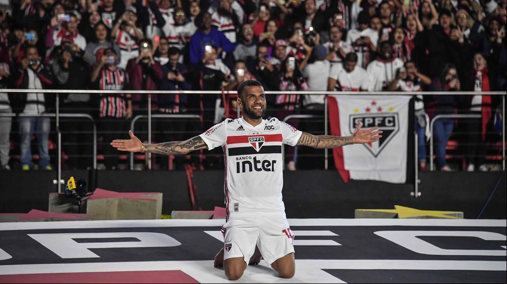 Alves debuta como titular y con gol en el Sao Paulo
