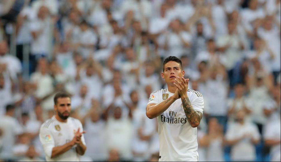 El Santiago Bernabeu premia con una ovación la buena actuación de James Rodríguez