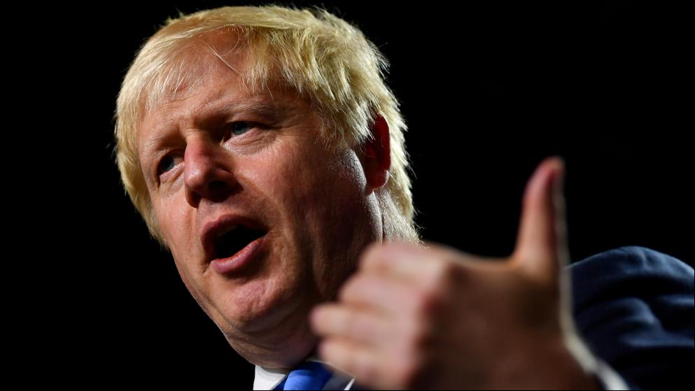 El exprimer ministro británico John Major llevará a Johnson ante la justicia