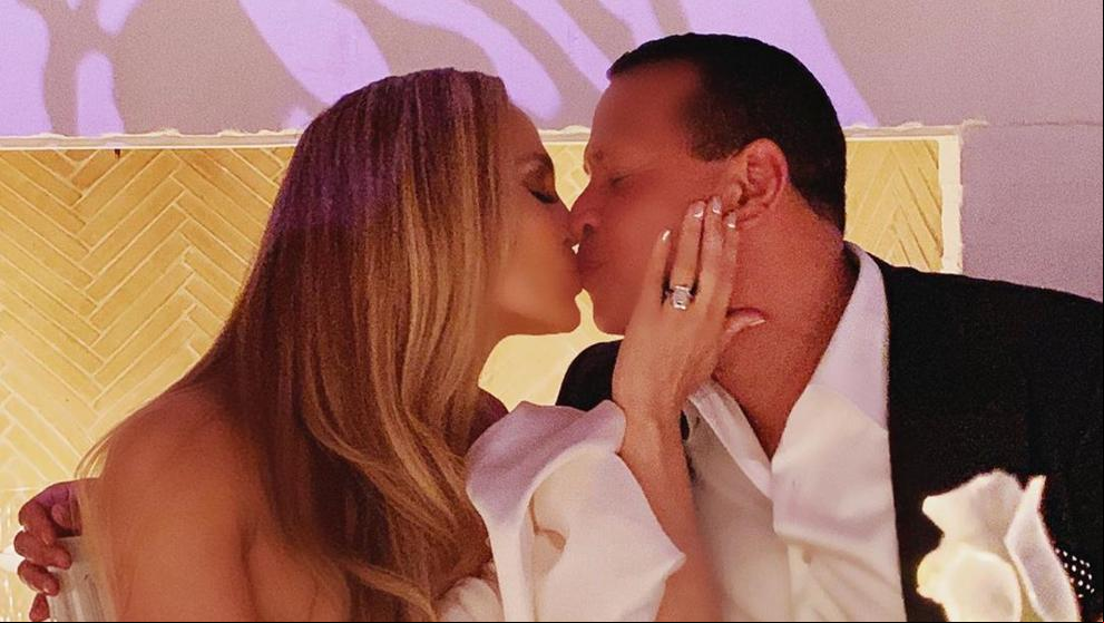 Jennifer López y Álex Rodríguez celebran su fiesta de compromiso con la familia
