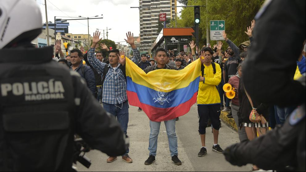 El ejército ecuatoriano se hace cargo del transporte público por el paro y el estado de excepción