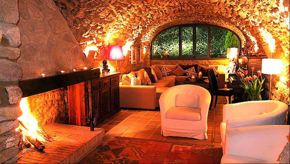 10 hoteles con chimenea para escaparse por España