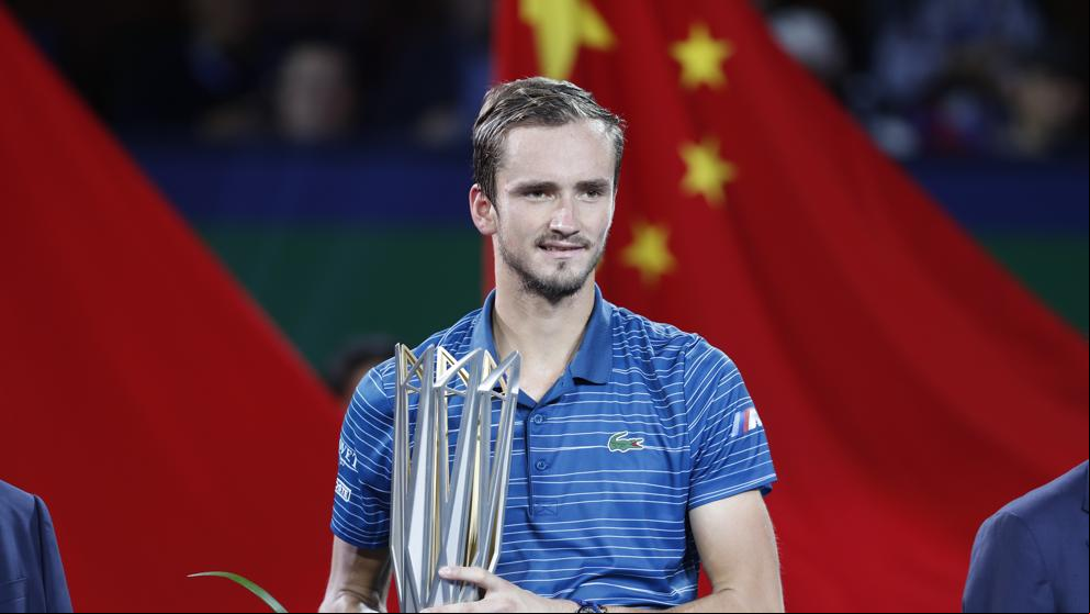 Daniil Medvedev gana en Shanghái para ponerse tercero del mundo