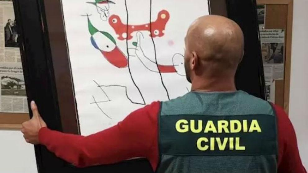 Recuperadas dos litografías de Miró robadas en Selva