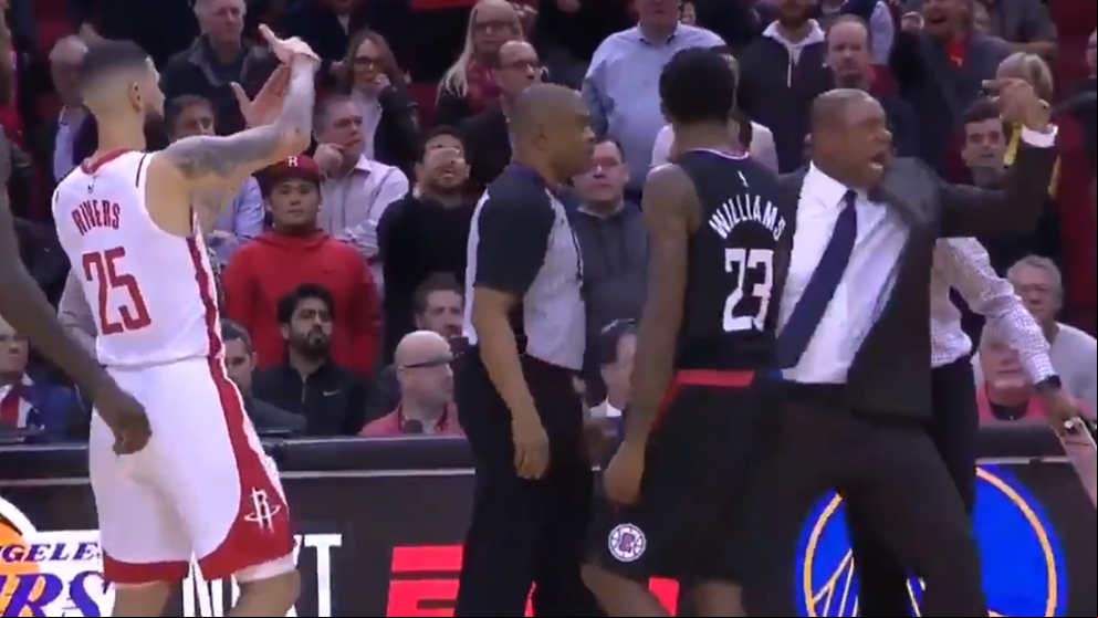Batalla de los Rivers en la NBA: el hijo pide (y consigue) que expulsen a su padre