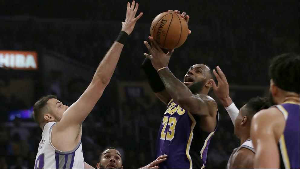 Lebron James: “Jugaré hasta que no pueda caminar”