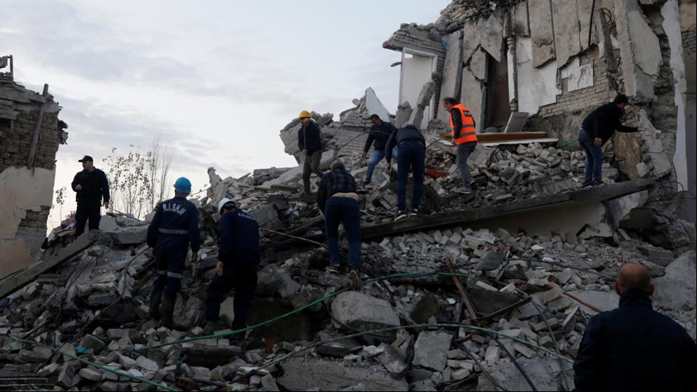 Al menos 16 muertos en un terremoto de magnitud 6,4 en Albania