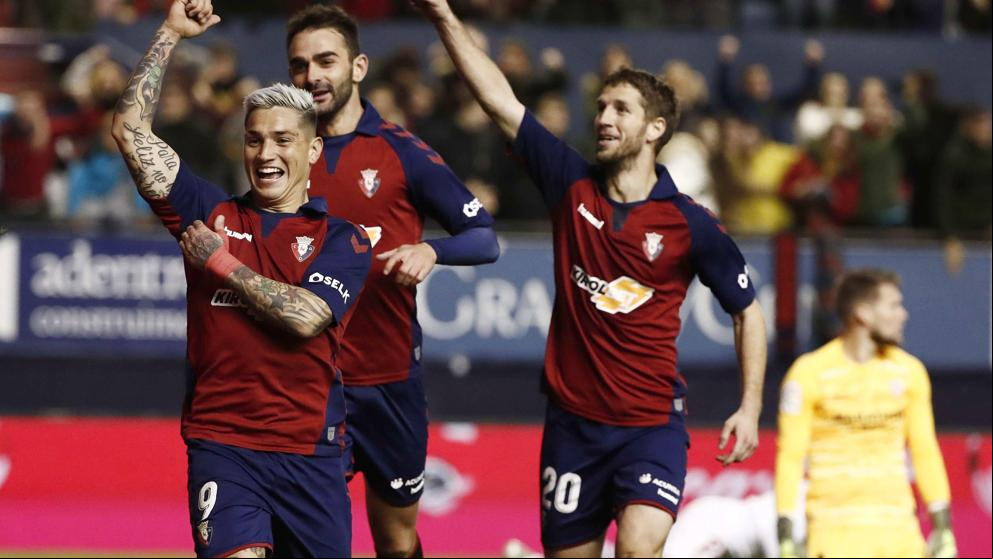 El Sevilla se aleja del liderato, incapaz de tumbar al Osasuna