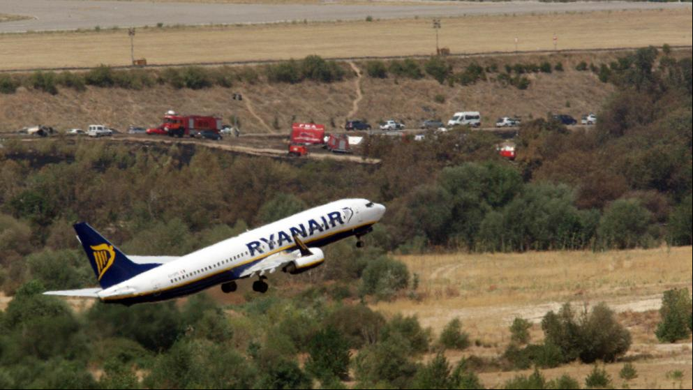 El vuelo surrealista Barcelona-Santander que se ve obligado a hacer tiempo hasta que abre el aeropuerto