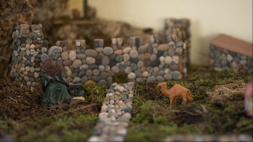 El belén hecho con piedras de la playa
