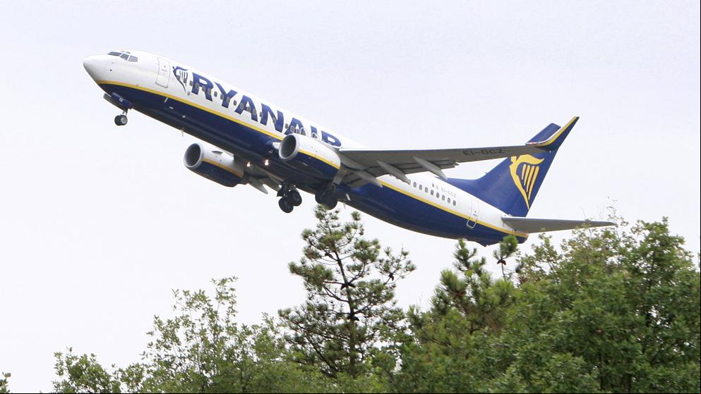 Los sindicatos impugnan el ERE de Ryanair en la Audiencia Nacional