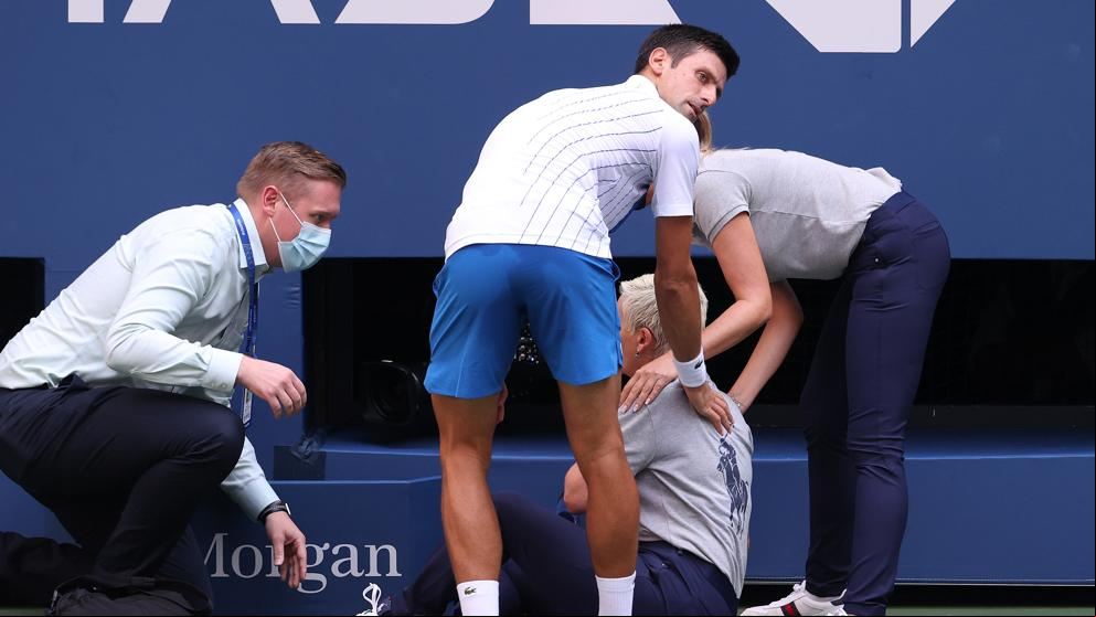 Djokovic, expulsado de Flushing Meadows tras golpear con la bola a una jueza
