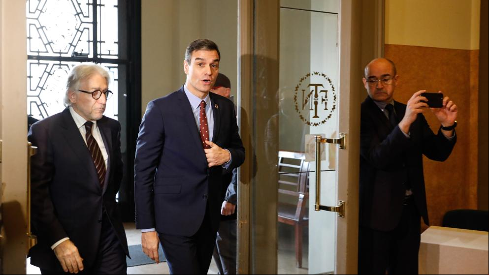 Los empresarios piden a Sánchez más infraestructuras y menos impuestos