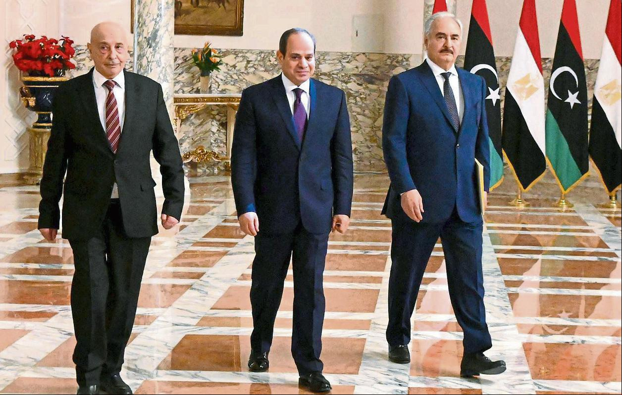 Al Sisi lanza un cable al mariscal Haftar con un plan de paz para Libia