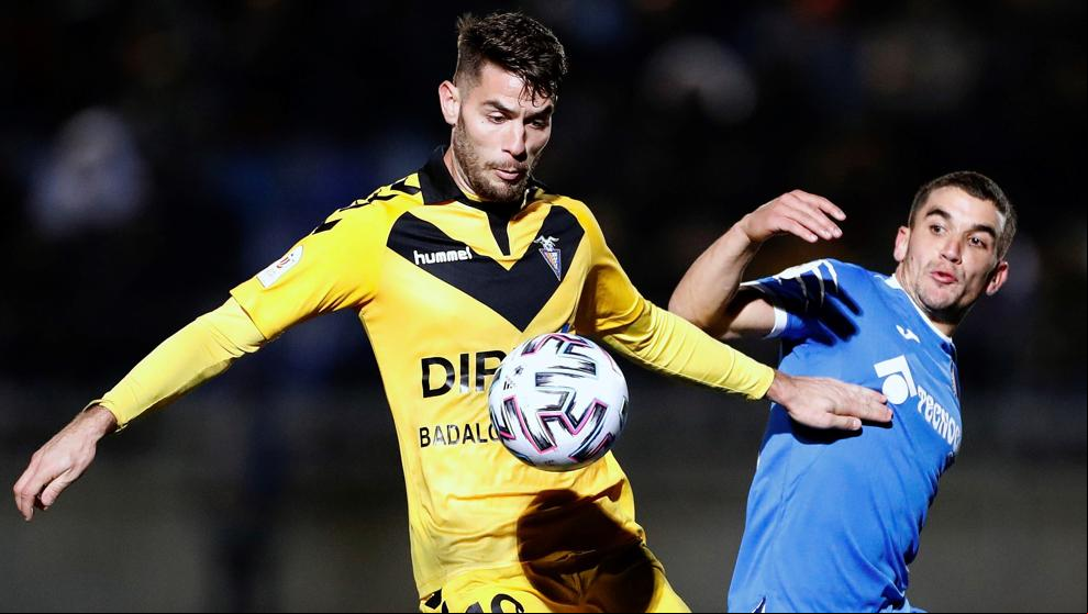 El Badalona da la campanada al eliminar al Getafe