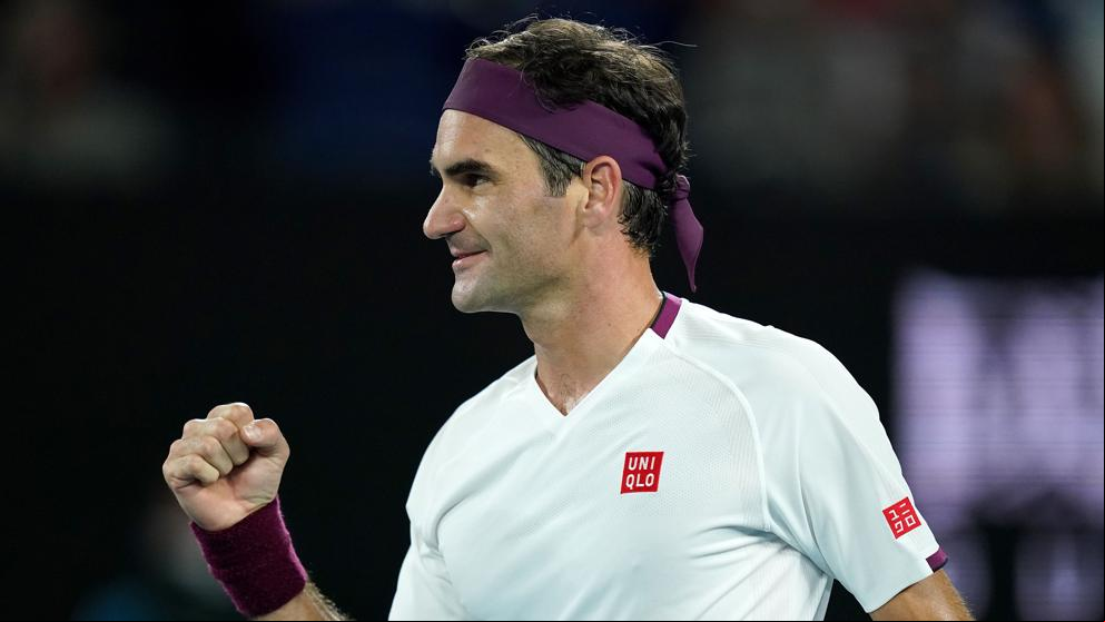 Federer se repone de un mal inicio y arrasa a Fucsovics