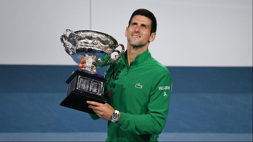 Djokovic frena a la nueva generación y desafía a Nadal y Federer por la historia