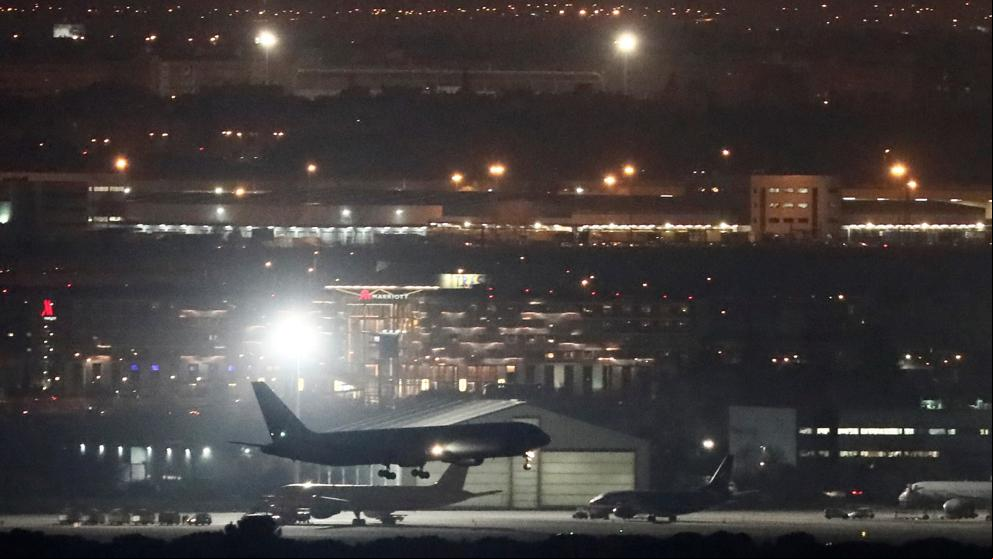 Así aterrizo el mismo modelo de avión sin tren de aterrizaje en el aeropuerto de Varsovia en 2011