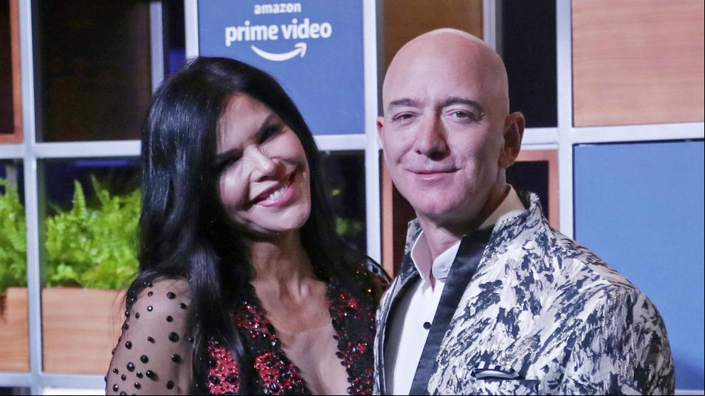 Jeff Bezos y Lauren Sánchez se comprometen un año después del divorcio del magnate