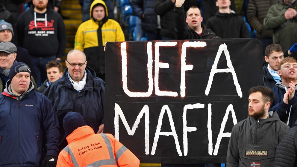 La afición del City carga duramente contra la UEFA