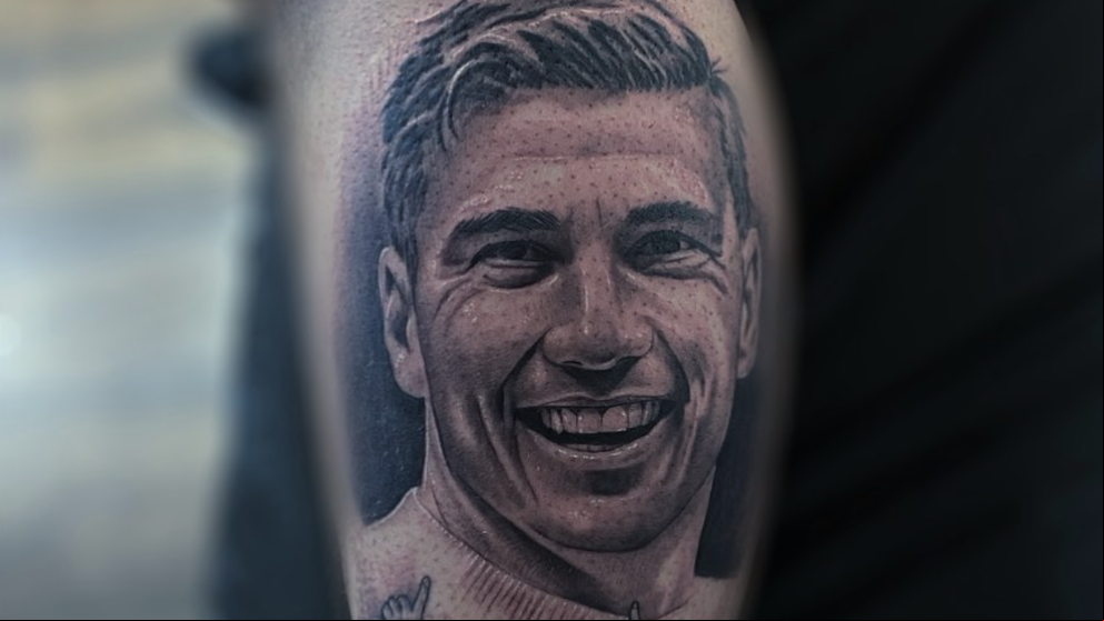El primo de Reyes lo homenajea con un tatuaje