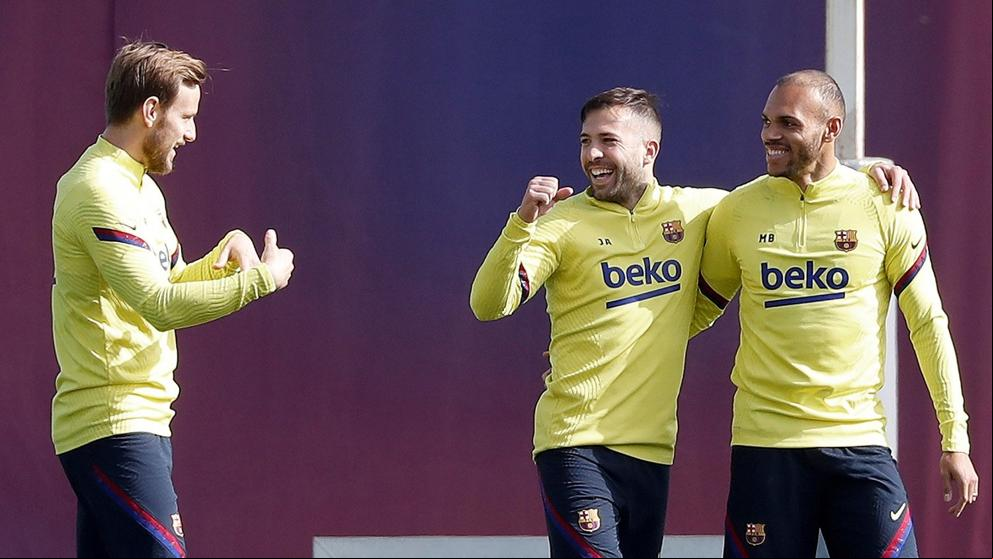 Jordi Alba entra en la lista del Barça y Jovic se queda fuera en el Madrid