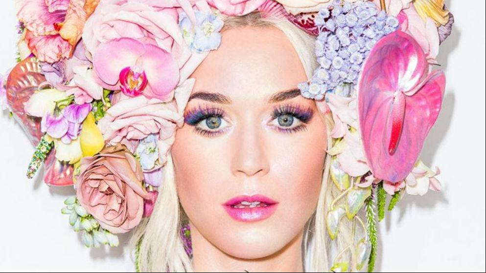 Katy Perry viste un jardín floral y se convierte en la madre naturaleza en su nuevo videoclip