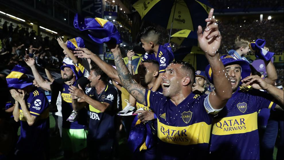 Boca Juniors le arrebata la Superliga a River en una noche inolvidable para Maradona