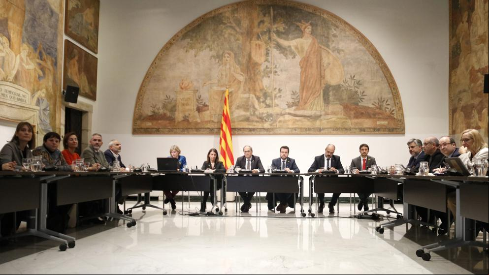 Los partidos catalanes suspenden su actividad por el coronavirus