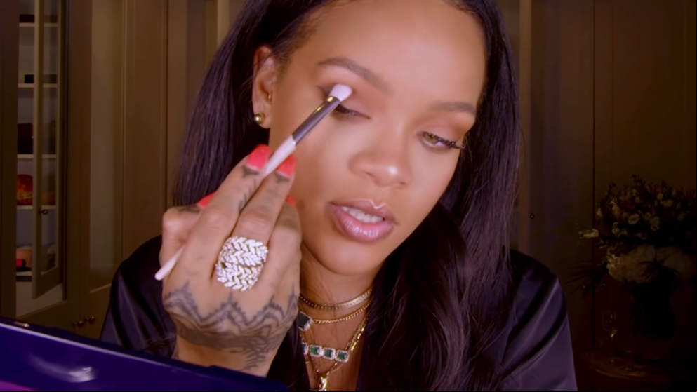 12 tutoriales de maquillaje de famosas con los que entretenerte